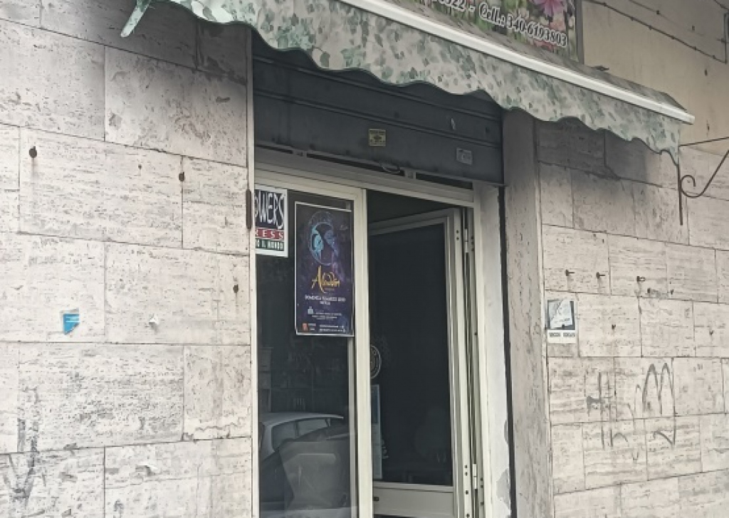Negozi/Locali Commerciali in vendita , Torre Annunziata, località Via Vittorio Veneto